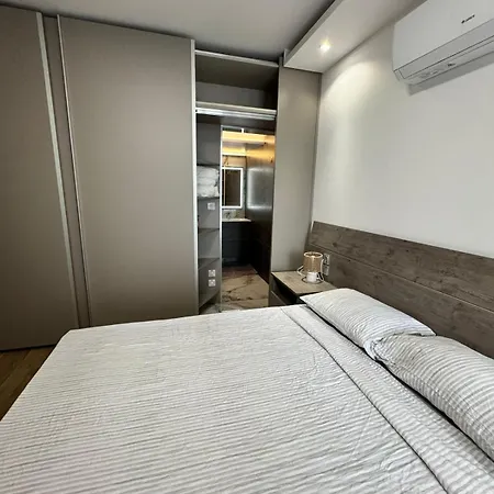 Sea View Seafront Luxury 3-bedroom Apartament Gzira