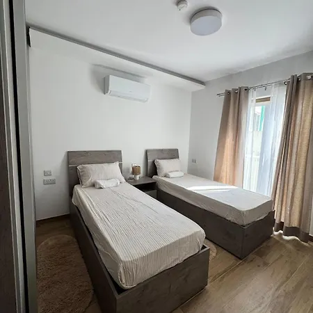 Sea View Seafront Luxury 3-bedroom * Gzira