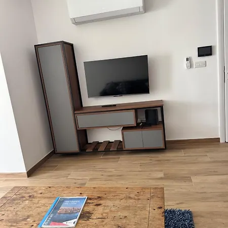 Sea View Seafront Luxury 3-bedroom Апартаменты *