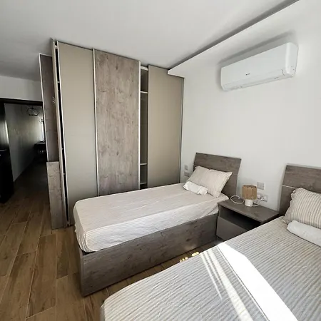 Sea View Seafront Luxury 3-bedroom *